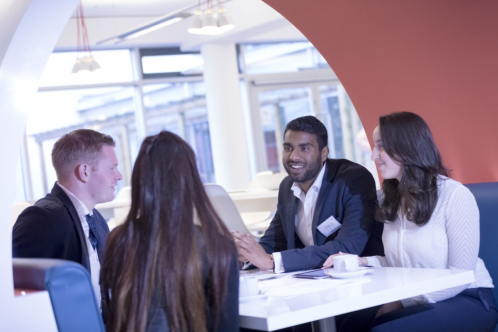 Peran Teknologi dalam Manajemen Bisnis Telekomunikasi yang Sukses