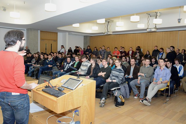 Informatika dan Peluang Karier Menjanjikan