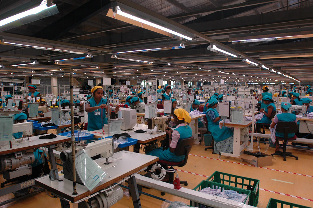 Konveksi Solo Siap Produksi Seragam Custom